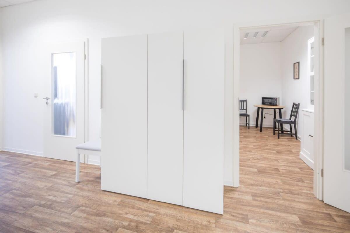 Spacious 2 Bedroom Apartment Hamburg Exterior photo