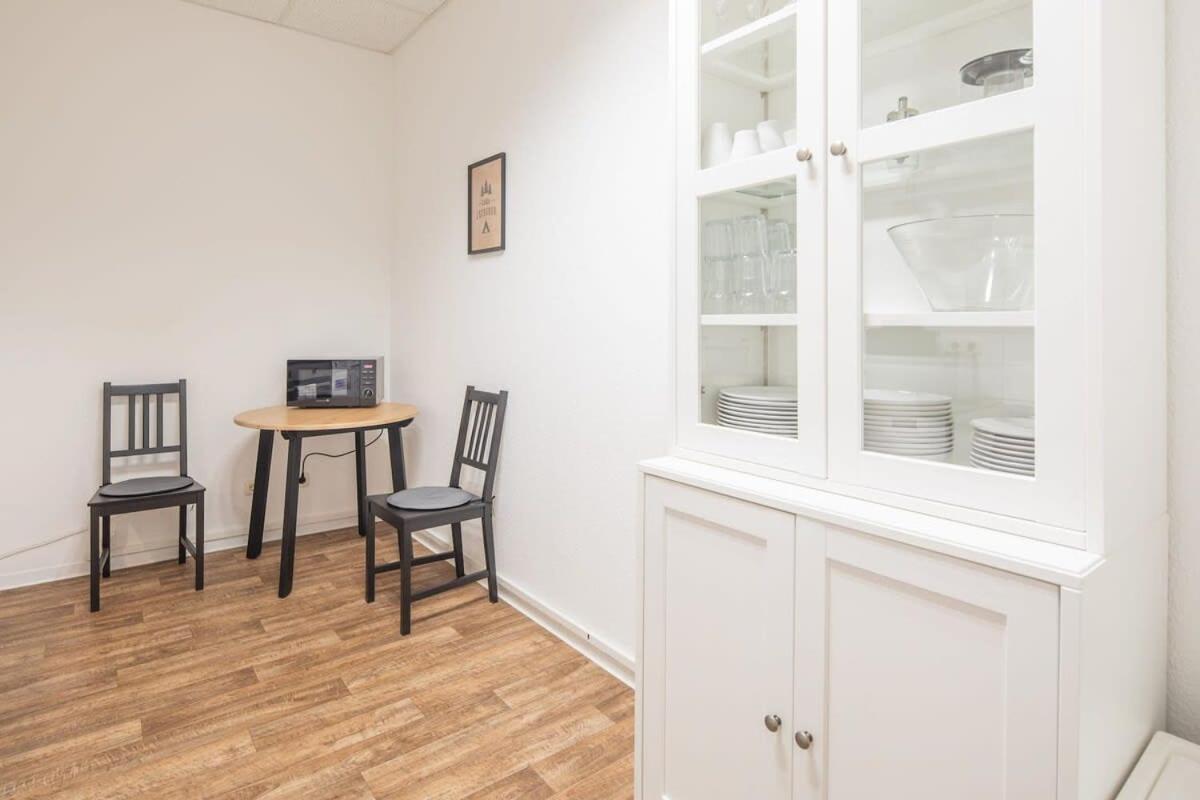 Spacious 2 Bedroom Apartment Hamburg Exterior photo